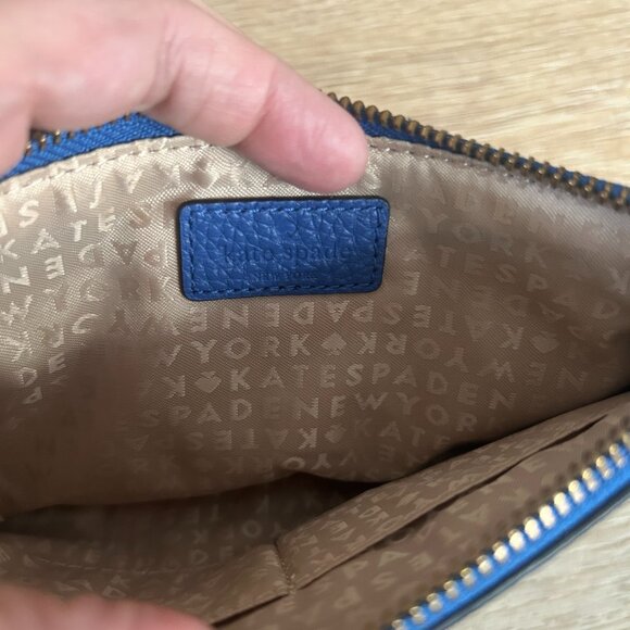 Designer Kate Spade New York NY Zippered Chrissy Berkshire Road Leather Wristlet - Picture 4 of 5